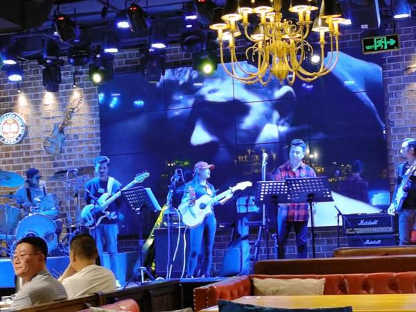 音樂餐廳,中秋節的消遣 音樂餐廳,中秋節的消遣