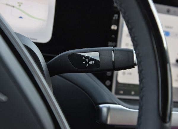 軸距近3米造型帥氣,最快4.3秒破百,不燒油也能跑很遠,小鵬P7 軸距近3米造型帥氣,最快4.3秒破百,不燒油也能跑很遠,小鵬P7