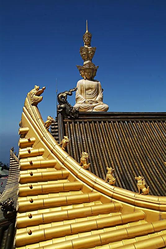 大美峨眉山 雲霧繚繞 仙氣飄飄