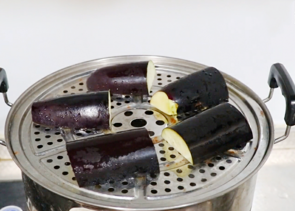 女人要想“老的慢”，多吃這5種食材，營養全面，面如桃花顯年輕