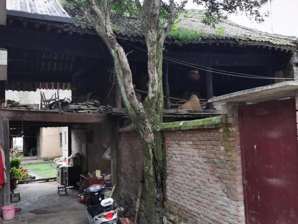 誰能想到,這兩三米高的土疙瘩,就是歷史上著名的“百二秦關” 誰能想到,這兩三米高的土疙瘩,就是歷史上著名的“百二秦關”