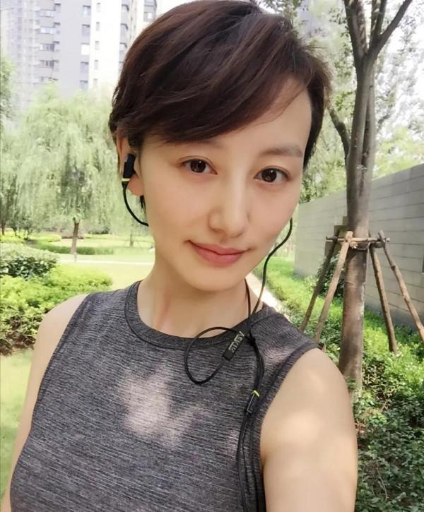 江蘇衛視女主持人：郭曉敏