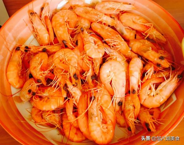 ​煮蝦時,不要只用水煮,多加三個料,蝦肉不腥,吃著Q彈有香氣 ​煮蝦時,不要只用水煮,多加三個料,蝦肉不腥,吃著Q彈有香氣
