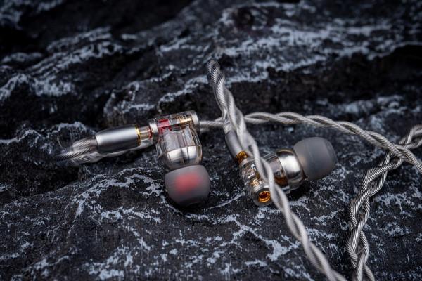 一根非常潤FI的純銀線丨自帶雙針遮蔽的ddHIFI Nyx