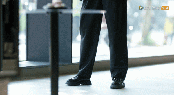 國產劇裡的女扮男裝,不男又不女,到底能有多離譜?笑不活了 國產劇裡的女扮男裝,不男又不女,到底能有多離譜?笑不活了