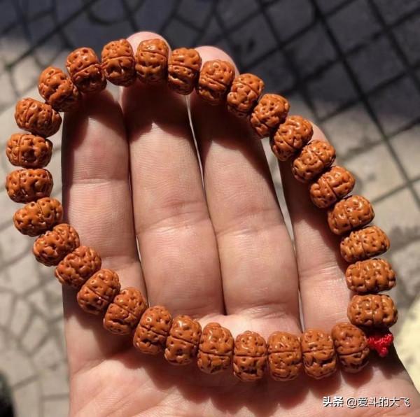 大飛說文玩:南瓜雙龍小金剛,強迫症人士盤玩的首選 大飛說文玩:南瓜雙龍小金剛,強迫症人士盤玩的首選