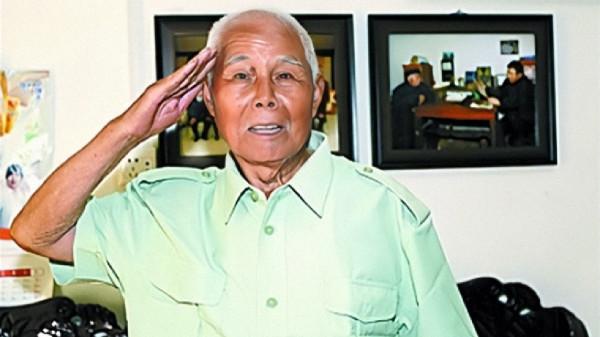 86歲老農隱姓埋名55年，掏出一破布包驚呆上級：您是特等功臣？