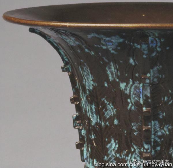 「品鑑館藏」北京故宮藏——清乾隆仿古銅彩出戟尊