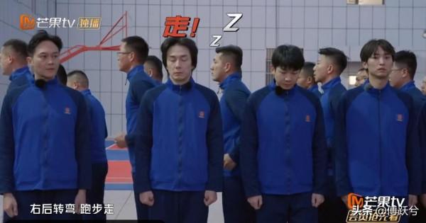 李承鉉太搞笑了，醒了又沒完全醒，像極了每天早上上班的我本人