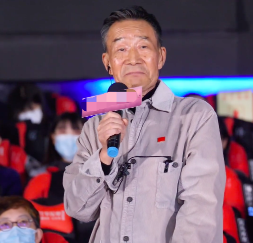 67歲李雪健為兒子電影撐場，吐詞不清身體引擔憂，父子情令人動容