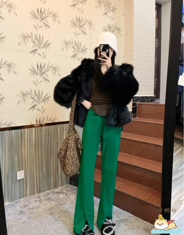 怎麼穿才“顯白”？別穿黑色了，試試這6套綠色穿搭，顯白又洋氣