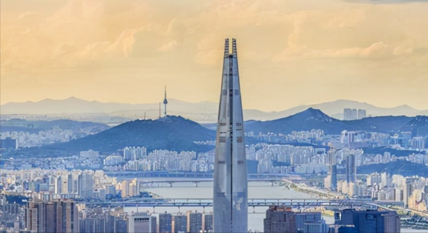 1963年韓國發現中文石碑，記載了韓國的恥辱，歌頌了皇太極的恩德