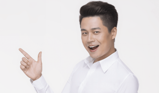 主持一哥娶了那個遞話筒的女孩，他算不算人生贏家？