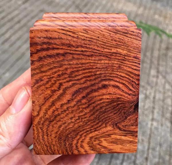 傳家寶來了！滿紋精緻的海南黃花梨印章