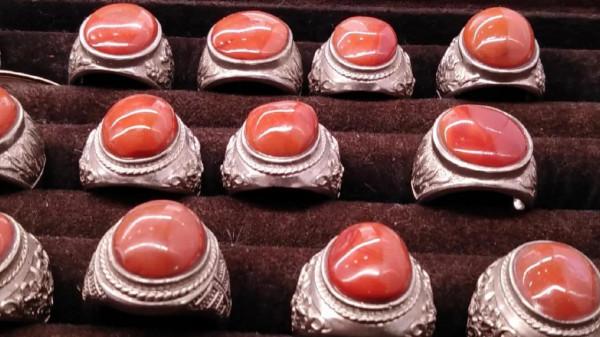 我愛南紅瑪瑙,我愛這中國紅 我愛南紅瑪瑙,我愛這中國紅