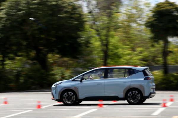 埃安Y 試駕點評:終於有一輛個性不賣萌的十萬級電動車了 埃安Y 試駕點評:終於有一輛個性不賣萌的十萬級電動車了