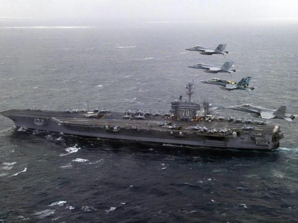 中國周邊:美航母手忙腳亂,戰機在空中起火,重要裝置掉入深海 中國周邊:美航母手忙腳亂,戰機在空中起火,重要裝置掉入深海