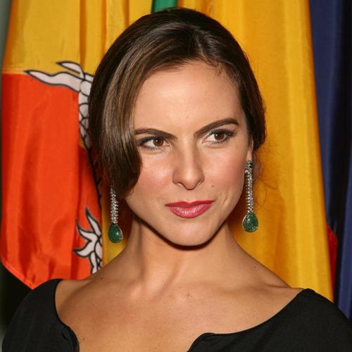 世界第一毒梟：情迷女議員，策反女臥底，娶18歲選美冠軍做小嬌妻