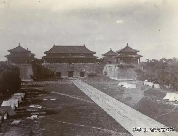 清末照片：愛吃醬豬蹄的瑾妃，騎矮馬的武將，五歲的溥儀席地而坐