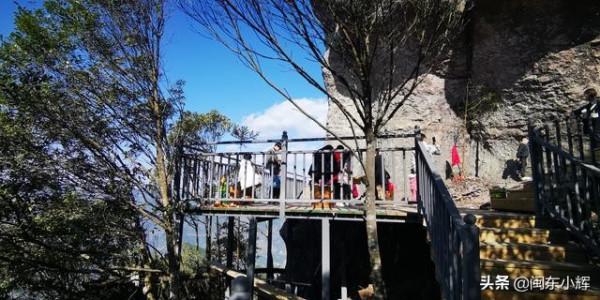 福建大山發現天然蘑菇石,外觀酷似“大力神杯”,在網上引起熱議 福建大山發現天然蘑菇石,外觀酷似“大力神杯”,在網上引起熱議