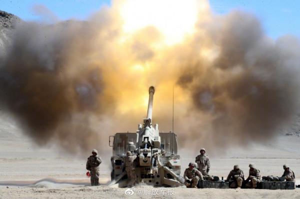 高畫質大圖！新型車載加榴炮實彈射擊演練