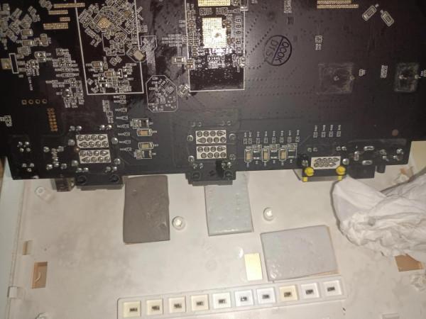 360P4G路由器拆機，看看是不是漏油導致WiFi訊號能連線卻沒流量