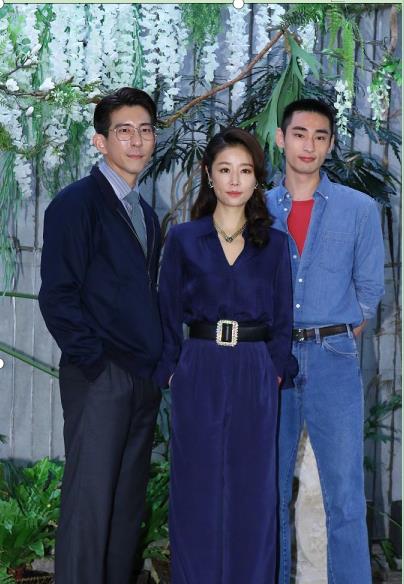 林心如這樣的女人值得細品,平時看著就很優雅,五官精緻有魅力 林心如這樣的女人值得細品,平時看著就很優雅,五官精緻有魅力