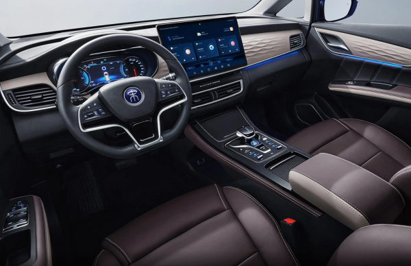 比亞迪宋MAX DM-i開啟預售，不到15萬起售，選哪款合適？