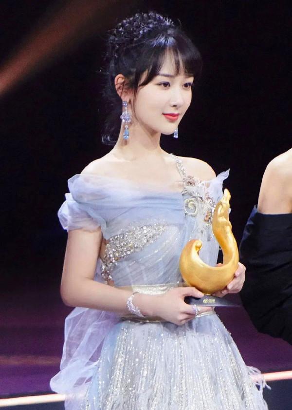 一陣不見判若兩人，臉卻還是那張臉！紅氣養人這門玄學，不得不信