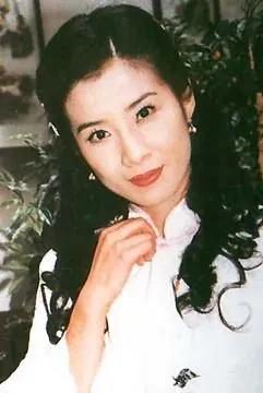 “啞巴新娘”嶽翎和老公相愛15年，堅持丁克，老公是圈外人？