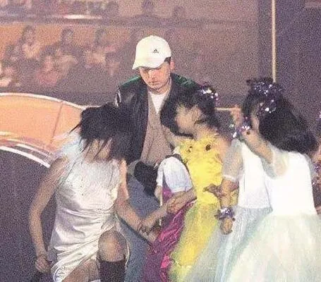 看完湖南經視的簡歷，我已經把“牛”字打在公屏上