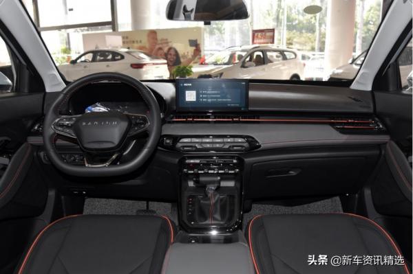 外形時尚配置科技，空間不小動力夠用，8萬級寶駿RS-3怎麼樣