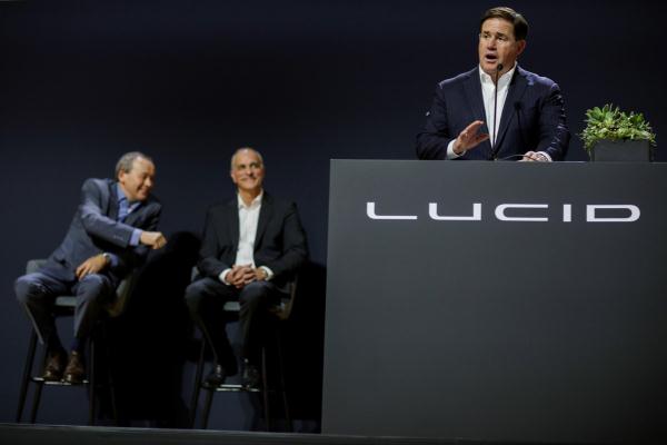 美國亞利桑那州疫情形勢堪憂 州長仍在反對口罩和疫苗強制令 美國亞利桑那州疫情形勢堪憂 州長仍在反對口罩和疫苗強制令