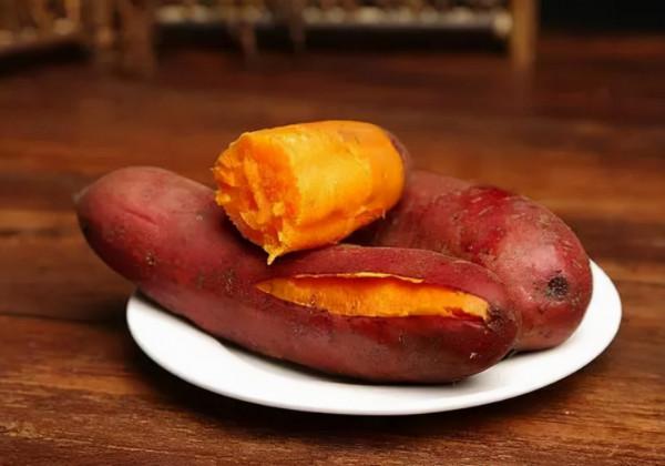 胃不好的人可以吃甘蔗嗎?醫生建議:常見的6類食物也儘量少吃 胃不好的人可以吃甘蔗嗎?醫生建議:常見的6類食物也儘量少吃