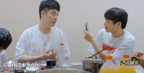 順道被拉來錄節目，不僅沒通告費還白搭錢進去，網友：有辱師門