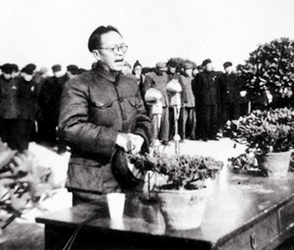 1955年授軍銜,十位大將都擔任什麼職務?職務最高的是誰? 1955年授軍銜,十位大將都擔任什麼職務?職務最高的是誰?