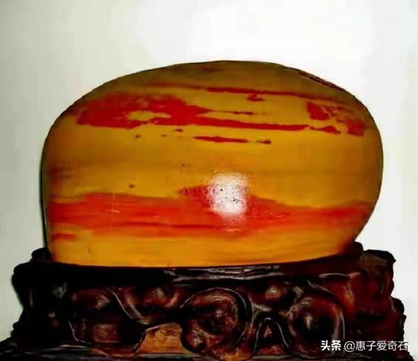 長江流域奇石玉石大全，其中一塊石頭以199萬成交