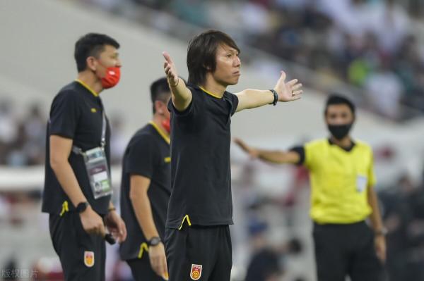 後防坑太大!國足4輪丟9球人人有責 最穩中衛組合被拆開成敗筆 後防坑太大!國足4輪丟9球人人有責 最穩中衛組合被拆開成敗筆