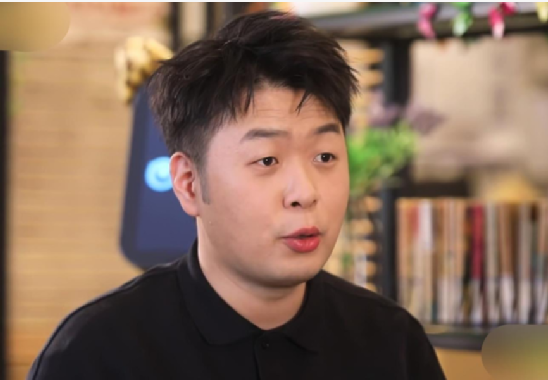 人前過氣憨傻人後商業大佬，4位悶聲發大財的明星，這才是真精明