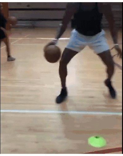 詹姆斯發文：為什麼有人要練不用的東西？球迷們都在cue西蒙斯