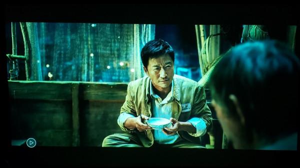 試用明基W1800入門級家庭影院投影機