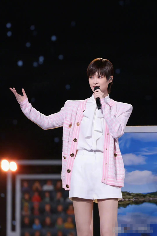 中秋晚會10位女星盛裝出席,感覺李宇春又截胡了 中秋晚會10位女星盛裝出席,感覺李宇春又截胡了