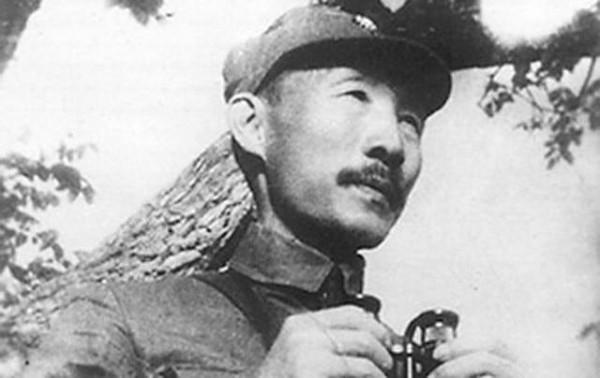 為軍長守墓47年,80歲終盼來英雄後人:為英雄守墓,我不能食言 為軍長守墓47年,80歲終盼來英雄後人:為英雄守墓,我不能食言