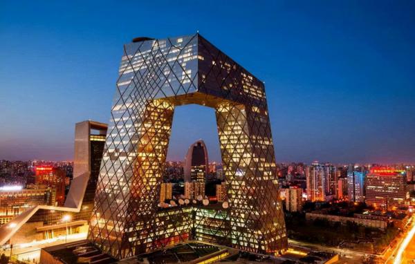 北京“央視大樓”就像一件“褲衩”?德國遊客覺得很疑惑 北京“央視大樓”就像一件“褲衩”?德國遊客覺得很疑惑