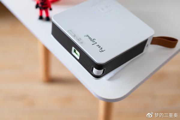 能裝進揹包的“家庭影院”，宏碁 PV11a 掌上投影儀分享體驗