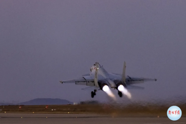 &OpenCurlyDoubleQuote;飛鯊&rdquo;出擊