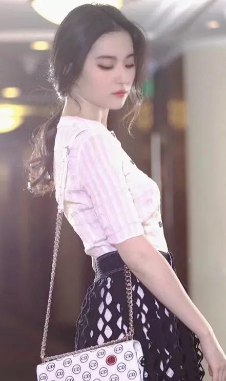 劉亦菲，長的仙氣就是任性