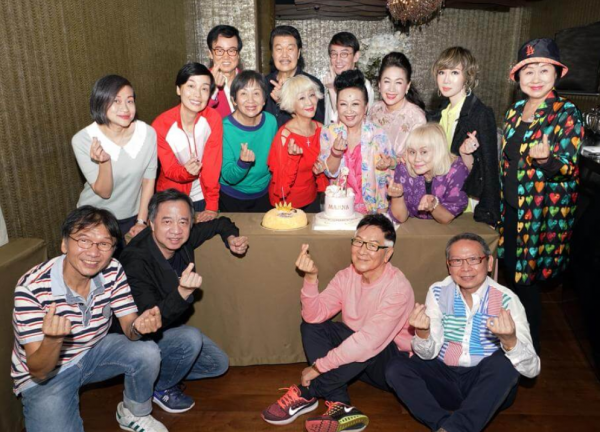 一眾老戲骨聚會!吳啟華哥哥戴百萬金錶,轉行賣鹽焗雞一隻388元 一眾老戲骨聚會!吳啟華哥哥戴百萬金錶,轉行賣鹽焗雞一隻388元