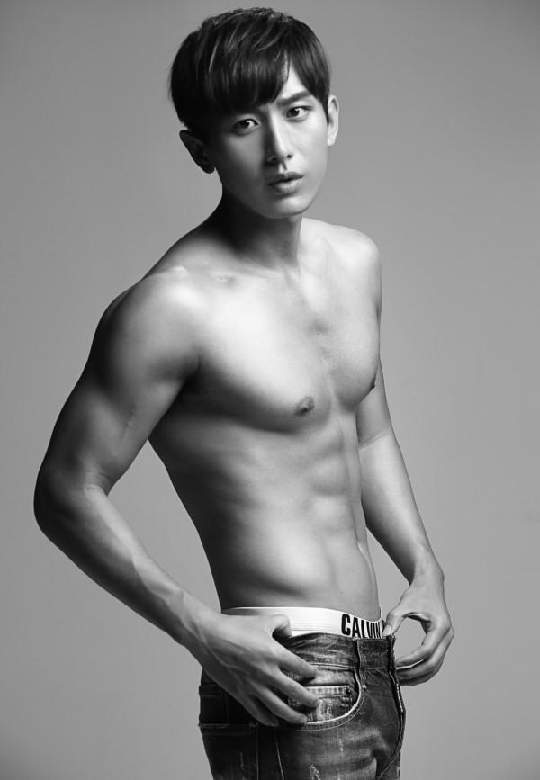 成毅從青澀陽光的男生到肌肉男的蛻變 成毅從青澀陽光的男生到肌肉男的蛻變