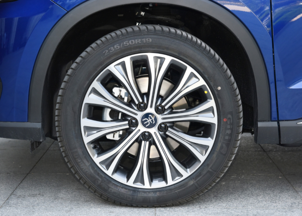 官宣丨新車12月22日上市,油耗低至4.4L,7.9秒破百,續航1090KM 官宣丨新車12月22日上市,油耗低至4.4L,7.9秒破百,續航1090KM